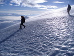 13 mei, Afdaling 'zonder top' over verradelijk terrein van glad ijs.