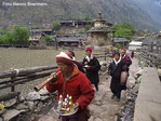 Een Boeddhistische optocht waarmee de bewoners van Lho de goden verzoeken om een goede oogst.